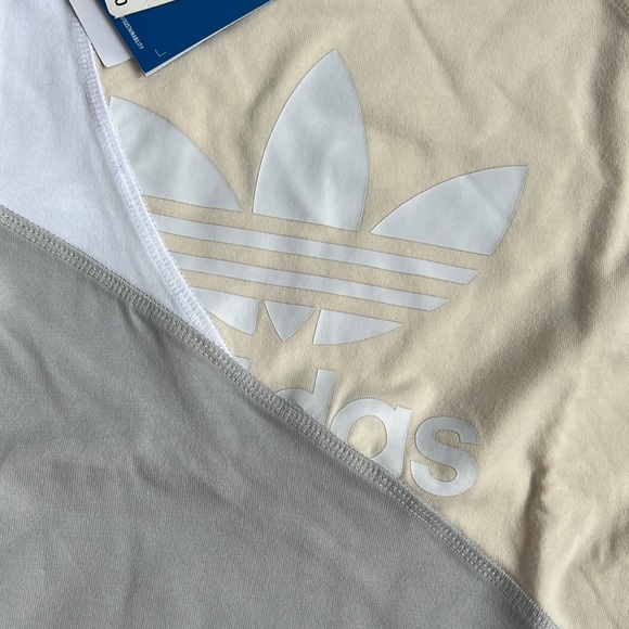 Adidas tshirt - Picture 5 of 7